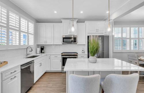 Bayview Pointe - Luxury home with heated pool! Near Anna Maria isle! - Photo 9