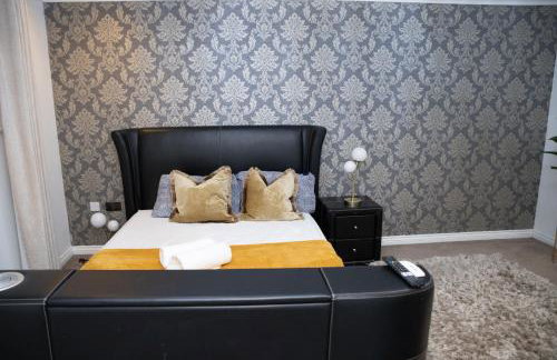 Broughton Haven 5 Beds House Free WiFi, Free parking, NETFLIX - Photo 6