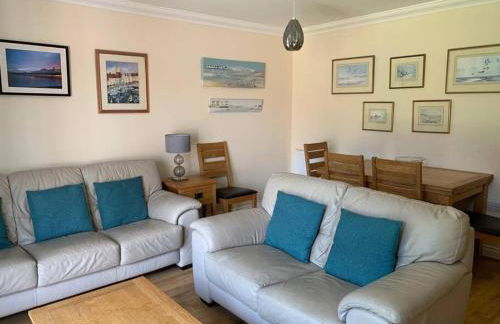 Cheerful 3 bedroom home close to beach and High St - Foto 1