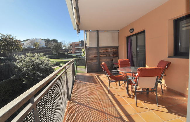 Apartment Garbi Boadella - Photo 9