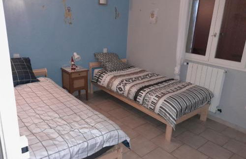 Mas La Gentille ,,, à la campagne , beautiful outdoor , swimming pool , pool house , Nice green Garden , BBQ ,,, only for you , pour passer un séjour inoubliable - Photo 11