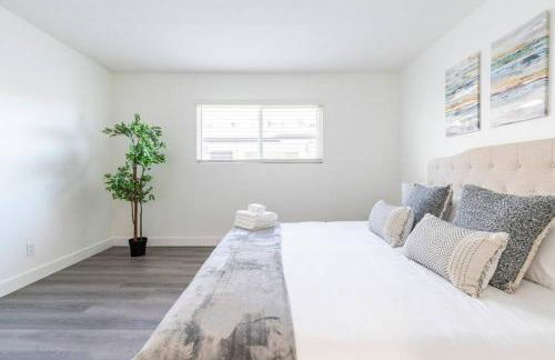 City Retreat Minutes to DT - Foto 16