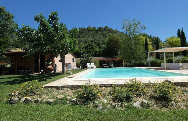 Captivating 1-bed Villa With Pool in Tuscany - Foto 1