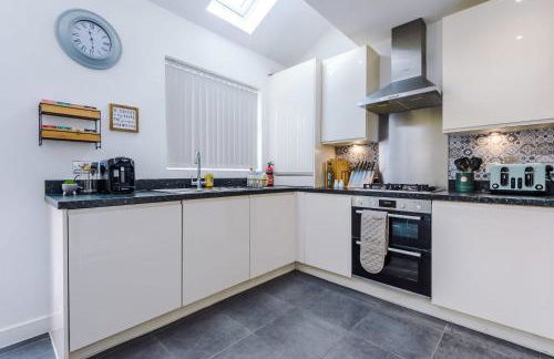 R&R - Modern Townhouse near Etihad & City Centre (5 Bedrooms, Free Parking) - Foto 56