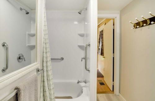 Peaceful Fishermans Paradise with Deck and Fire Pit! - Foto 18