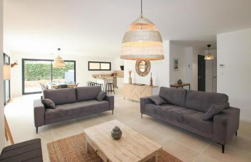 Nice Home In La Bégude De Mazenc - Foto 2