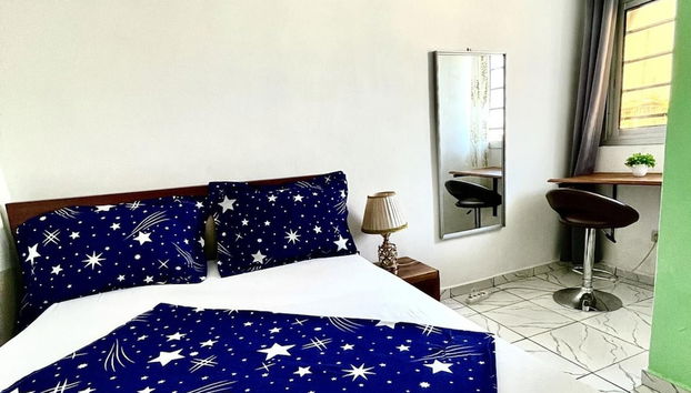 1 Bed Studio Sleeps 2 - Secure Parking, Central - Foto 4, Habitación