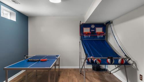 5 BedRooms Family retreat with GameRoom Near DC & Qunatico - Foto 5, Game Room