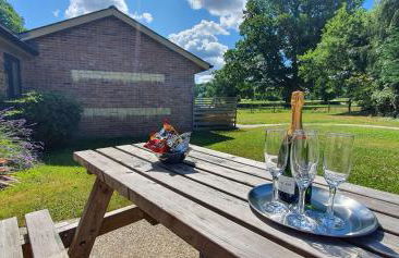 The Victorian Barn, Self-Catering Holidays with Pool and Hot Tubs, Dorset - Photo 72