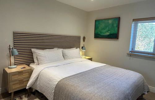 Fresh Modern Home, Stunning Views, Great Location - Foto 16