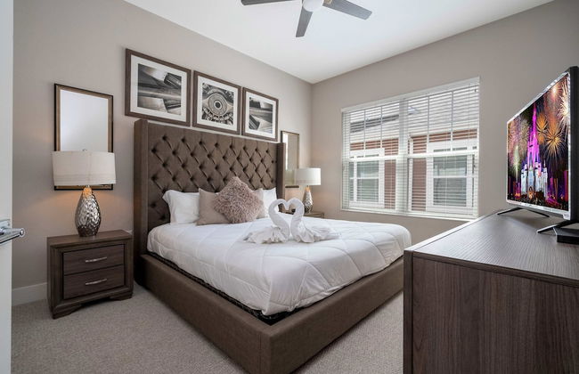 Modern Chic Home Mickey and Toy Story Rooms - Foto 35