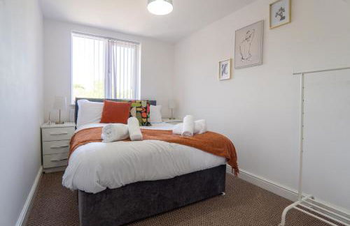 Heartland House, 7 Spacious Bedrooms Sleeps 4 plus, near NEC, JLR,BHX - Foto 28