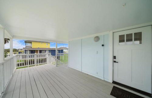 Beach Escape Close to Attractions and the Shore - Photo 1