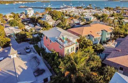 LUXURY VACATION HOME! ADD A GOLF CART!! - Photo 38