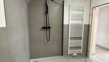 2 Zi Wohnung, zentrale Lage mit Parkplatz, 15 min vom Hbf Hamburg - Foto 5, Shower