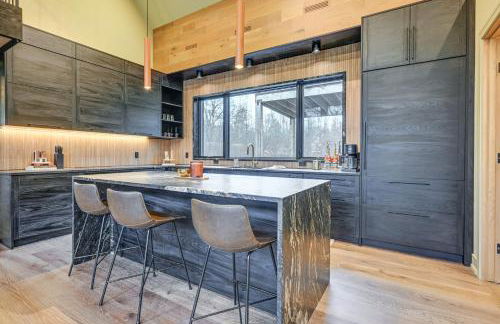 Walk to Lake! Modern Wisconsin Home with Patio - Foto 4