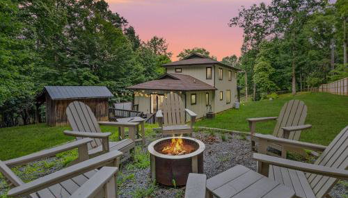 Near Asheville Hot Tub Fire Pit BBQ Sleeps 10 - Foto 2