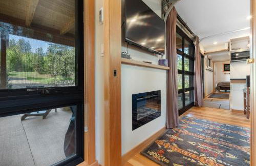 Two Pines - Unique container home w/hot tub - Downtown - Trailer Parking - Pet friendly - Foto 13