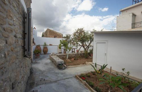 Iliopetra Studio - Photo 14