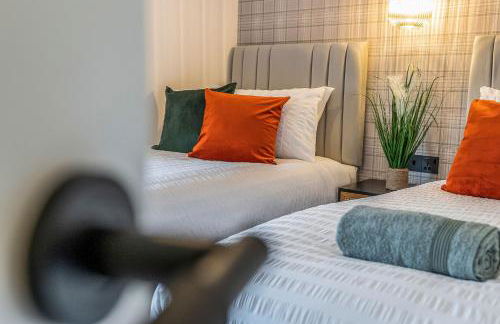 Parkside 2 bedroom house near Dunfermline & Edinburgh - Photo 10