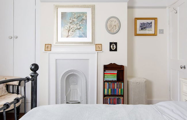 Beautiful Georgian Home in the Heart of Chichester - Photo 18