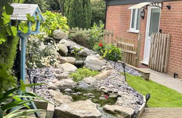 Patio lodge with forest access close to beaches - Foto 2