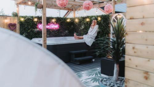 Cosy Hot Tub Getaway Bungalow - Foto 3