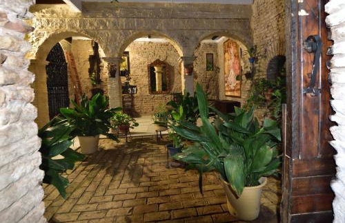 Casa Tenorio Barrio de Santa Cruz - Photo 12