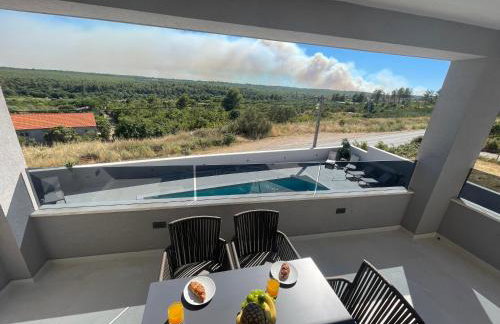 Villa Madison, Spacious Sea View Apartments Near Zadar with heated pool - Photo 7