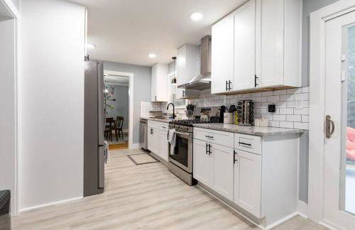 Modern Luxury with Pool Table 3BR-5BD Sleeps 10 - Foto 30