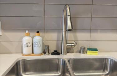 The Hollywood Blvd Loft FREE AND DESIGNATED PARKING - Foto 6