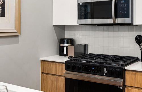 2BD 2BA Condo- Steps to Lake with Gym & Parking - Photo 9