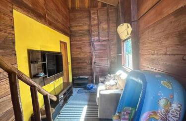 Chalé de Madeira, a 60m do mar em condomínio - Foto 14