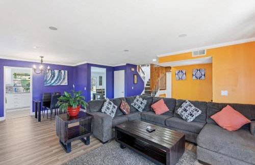 Colorful and Cozy Haven with Heated Pool - Foto 11