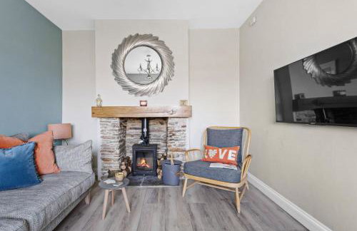Bumble Cottage, Torcross - Heart of Torcross - Log burner - Ley views - Foto 11