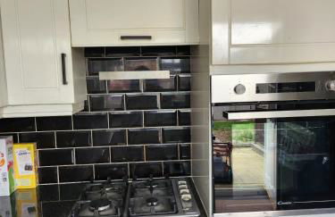 Spacious, 3 double bedroomed, free parking, 9 mins Elland Rd, nr Leeds City Centre - Foto 14