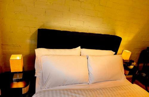 Mara Boutique Solihull - Photo 5