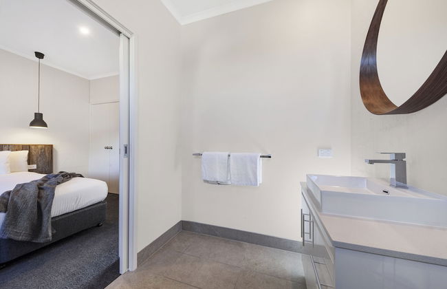 Moonlight Bay Apartments - Photo 23