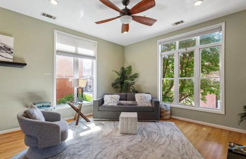 Warehouse District Modern Condo with Private Garage - Foto 13