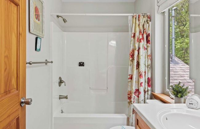 Mountain Hideout by Avantstay Game Room + Deck - Foto 17