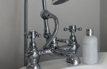 Cot Cottage - Panoramic Views & Hot Tub! - Foto 14