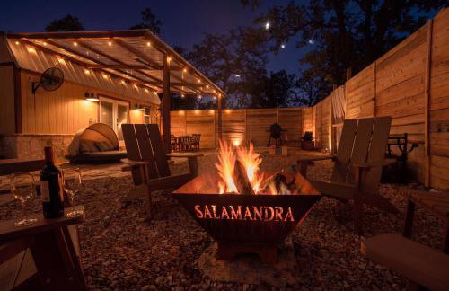 Romantic Tiny Luxury Retreat w heated pool, sauna n outdoor shower in Wimberley 10 acres - Foto 4