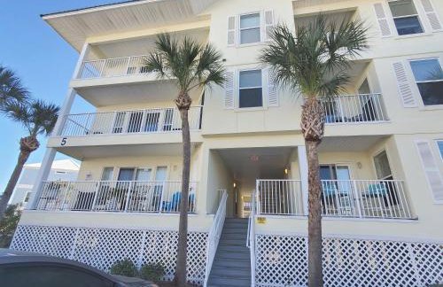 Navarre Beach Landing - Beach Gear Included - Walk to Beach - Sunset Views - Foto 16
