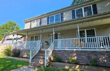 Whole House - HUGE, Modern & New Niagara Shoreline Home Rental - Foto 4