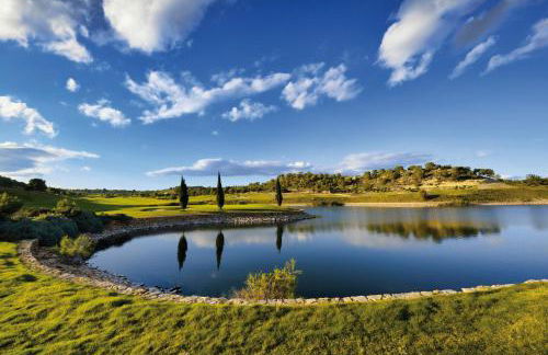 Las Colinas Golf & Country Club Residences - Foto 13