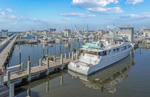 NEW King with Loft Beach Near Gulf - Foto 29