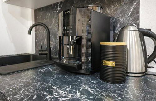 cruwzo I Modern Centrally Located Apartment with Parking Modern Centrally Located Apartment with Parking - Photo 76