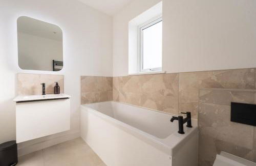 Gwel Y Mor Duo by Birch Stays New Home - Photo 63