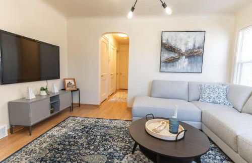 4 Bedroom 2 and a half bath that Sleeps 8 Near it all Ford Telegraph - Foto 9