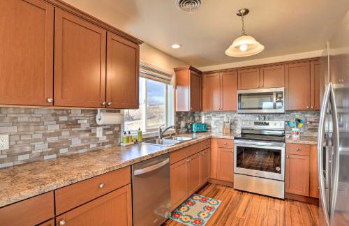 Lake McConaughy Getaway with Patio - Walk to Beach - Foto 7